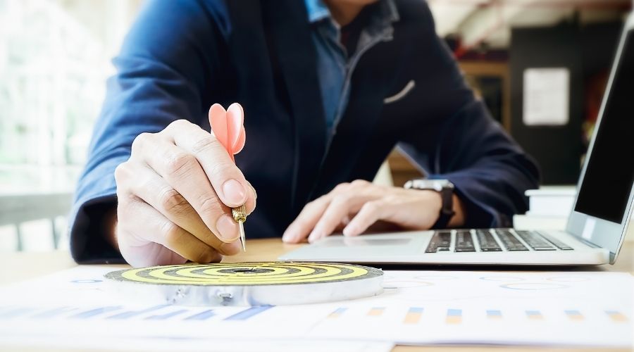 đối tượng phù hợp với dịch vụ chăm sóc fanpage facebook
